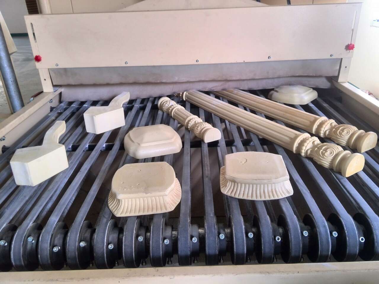 發(fā)泡家具噴砂機(jī)