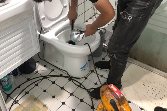 南昌馬桶堵塞自己疏通還是找?guī)煾?？?zhuān)業(yè)上門(mén)服務(wù)讓你省時(shí)更省心